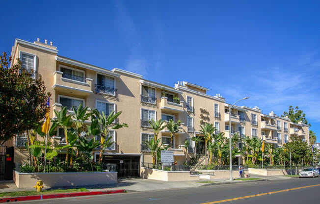 Apartment Building in Los Angeles