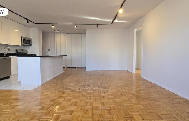 2 beds, 1 bath, $7,300, Unit 23F