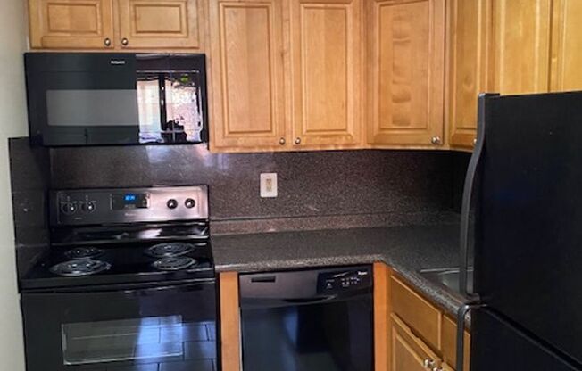 1 bed, 1 bath, 625 sqft, $1,215, Unit G05