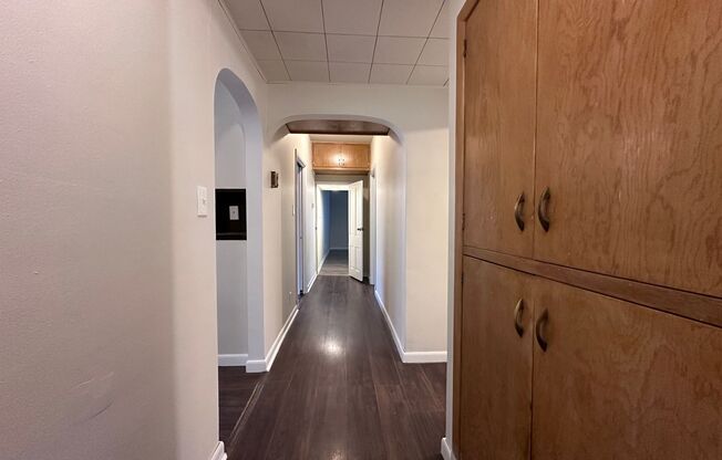 4 beds, 1 bath, $1,045, Unit Lower