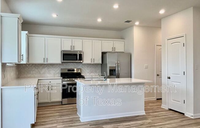 2204 CORNFIELD DR
