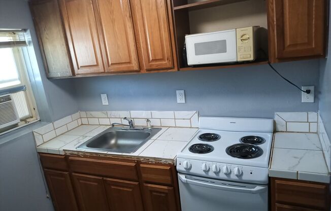 1 bed, 1 bath, $575