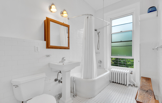 33 STERLING PL