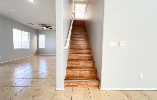 Beautiful 3Be/2.5Ba single family house