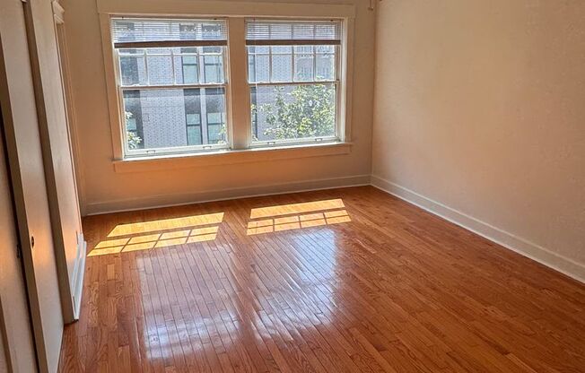 Studio, 1 bath, 400 sqft, $875, Unit 402