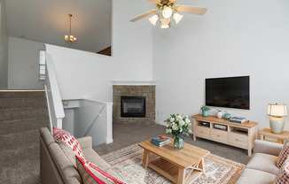 ****COMING SOON**** 3 Bedroom Townhome near Zona Rosa!