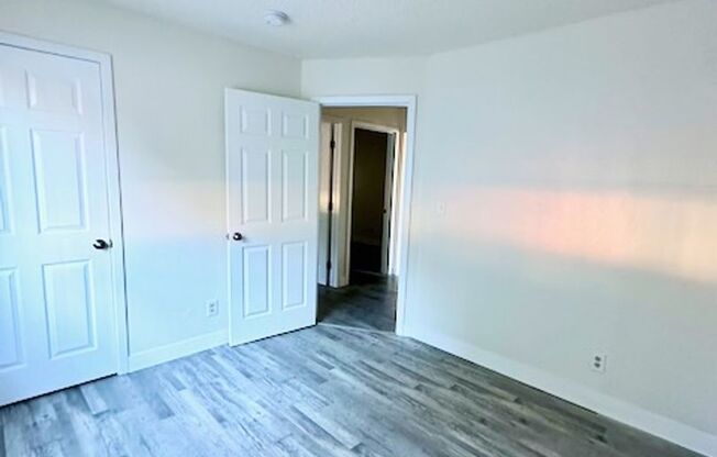 3 beds, 1 bath, 800 sqft, $2,395, Unit A