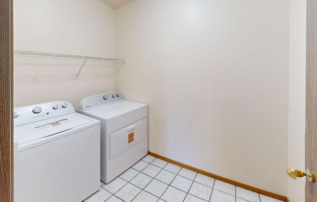 2 beds, 1 bath, 1,088 sqft, $1,195, Unit 3101-214