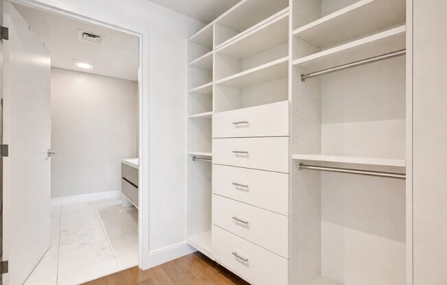 2 beds, 2 baths, 1,409 sqft, $5,200, Unit 511