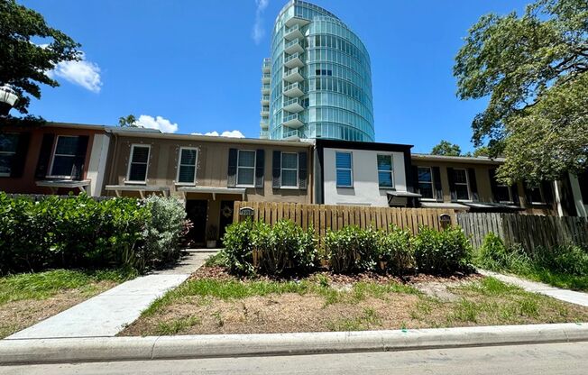 Awesome Waterfront Location! Bayshore Blvd Living- 2Bed /1.5 Bath Townhouse - Tampa