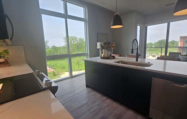 2 beds, 2 baths, 1,306 sqft, $2,100, Unit 201