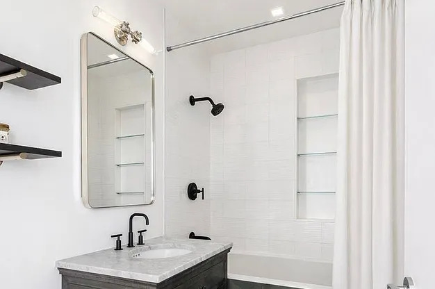 2 beds, 2 baths, $7,400, Unit 8D