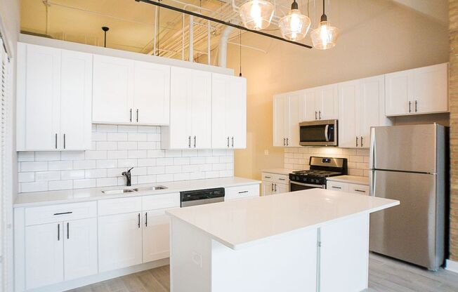 2 beds, 1 bath, 1,500 sqft, $1,800, Unit 4439-SF