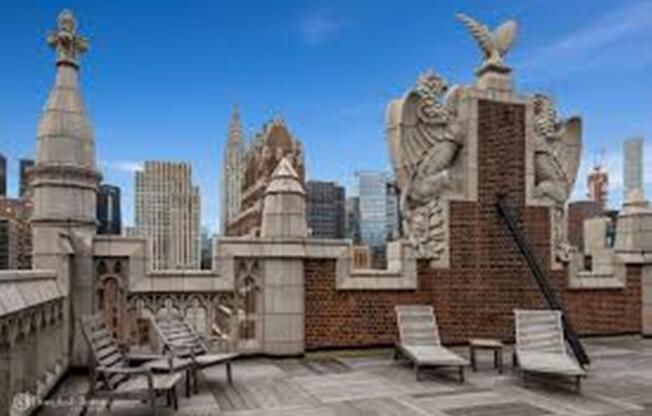 25 TUDOR CITY PL