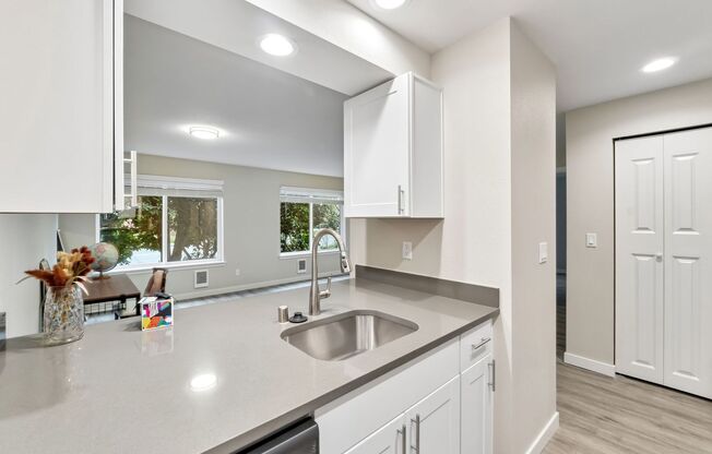 1 bed, 1 bath, 653 sqft, $1,560, Unit E205
