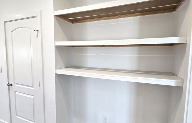 3552 - 3556 1/2 E 7th St