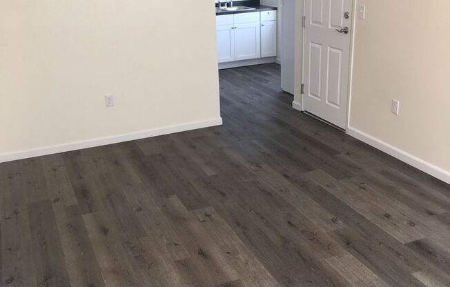 2 beds, 1 bath, 600 sqft, $725, Unit 440 SE Tefft St - Unit 09