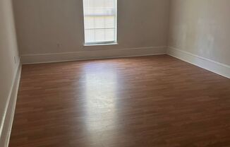 3 beds, 1 bath, $1,550