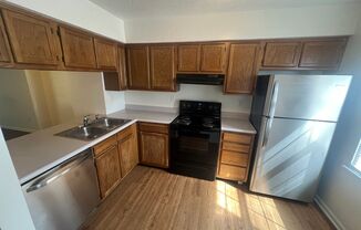 3 beds, 2 baths, $1,599