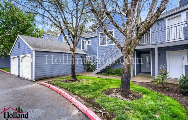 Beautiful 2-Bedroom Condo with a Garage!