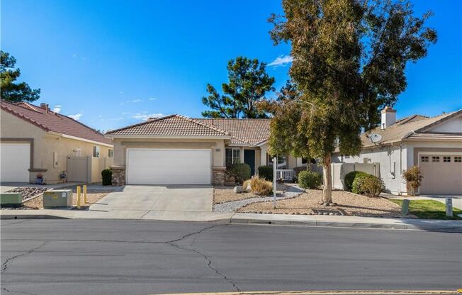 **Beautiful 55+ home FOR LEASE in gated community**