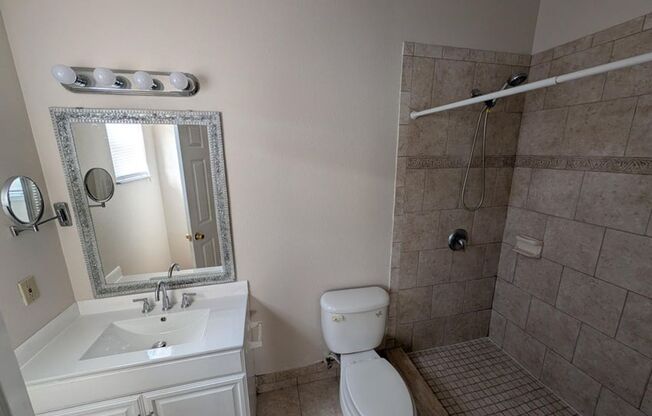 Large Rental Home with Inlaw quarters