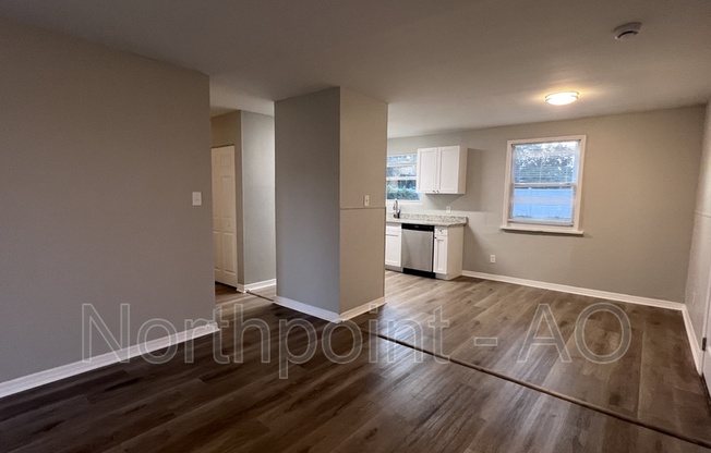 3 beds, 1 bath, 1,400 sqft, $1,660