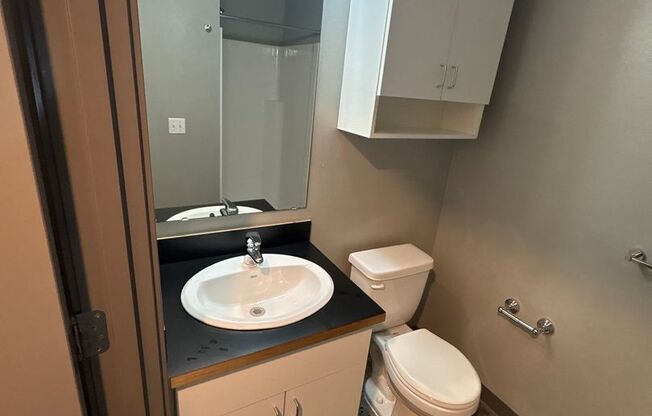 Studio, 1 bath, 200 sqft, $975, Unit 607