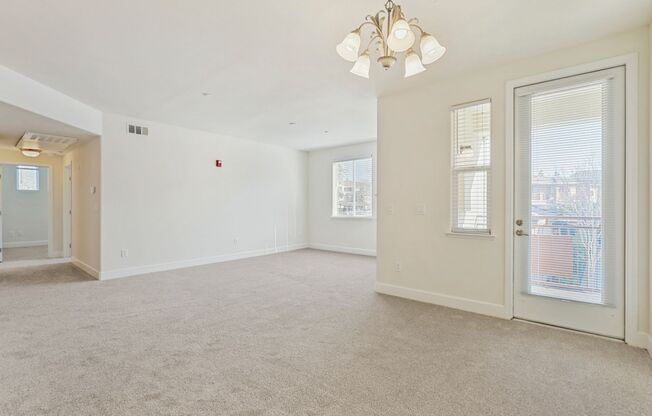 3 beds, 2 baths, 1,333 sqft, $2,550