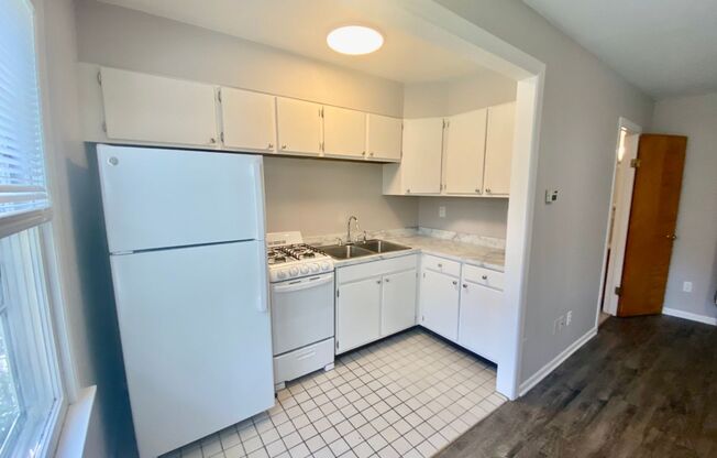 One Bedroom One Bath in Heritage Hill ( Ground Floor)