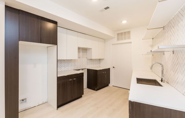 2 beds, 1 bath, 830 sqft, $1,595, Unit 1247 - A