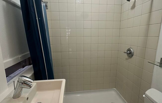 Studio, 1 bath, 275 sqft, $1,695, Unit 08