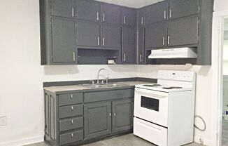 2 beds, 1 bath, $1,595