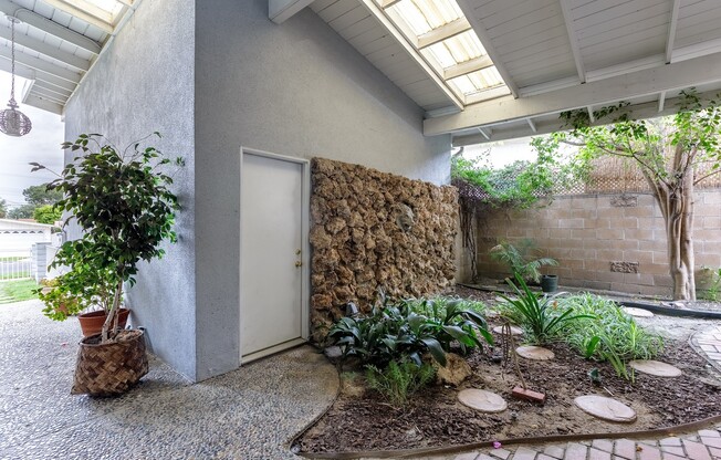 Spacious 3BR / 2BA Single-Story Pool Home in Granada Hills