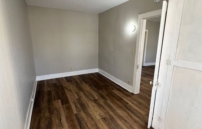 3 beds, 1 bath, $1,900