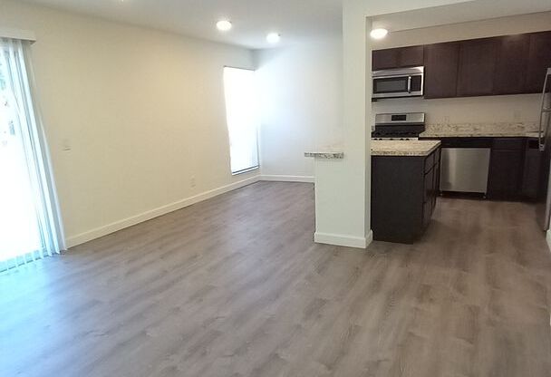 2 beds, 1 bath, $1,400, Unit 16-01