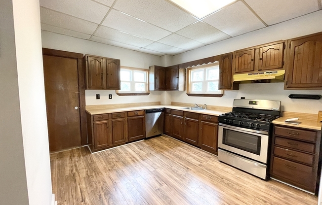 4 beds, 1 bath, $3,600, Unit 3