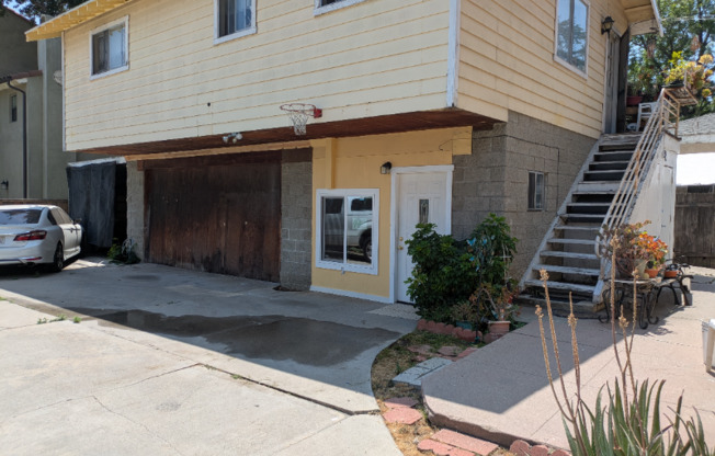 2100 E CORSON