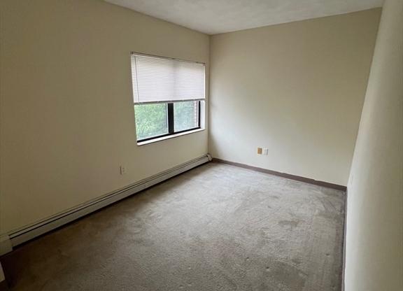 2 beds, 1 bath, 1,137 sqft, $3,300, Unit 301