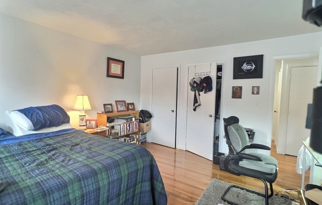 1 bed, 1 bath, 999 sqft, $2,500, Unit 12