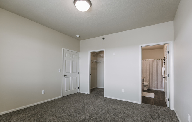 3 beds, 2 baths, 1,242 sqft, $1,750, Unit 4201-308