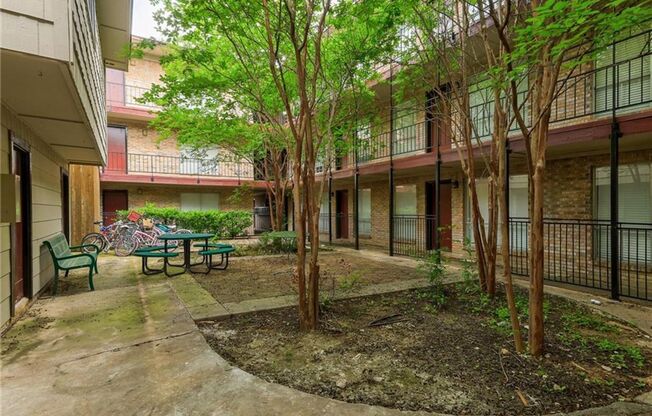 1 bed, 1 bath, $1,195, Unit #203