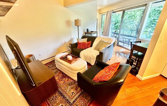 1 bed, 1 bath, 580 sqft, $1,825, Unit 19