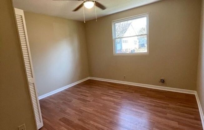 2 beds, 1 bath, $1,200