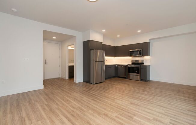 1 bed, 1 bath, 634 sqft, $1,745, Unit 410