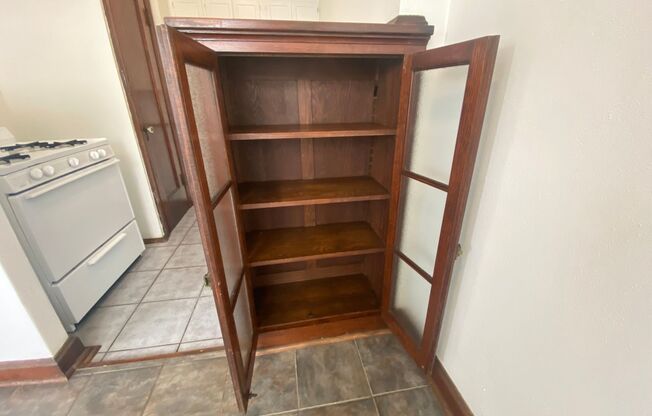 Studio, 1 bath, 400 sqft, $825, Unit 218