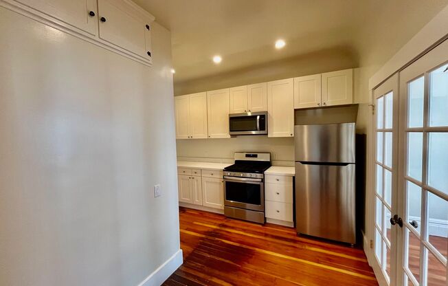 1 bed, 1 bath, $2,750, Unit 5