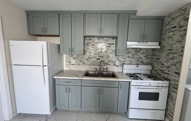 1406 - 08 Oakdale