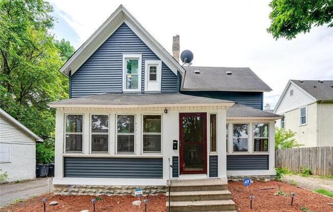 1015 N 30 AVE