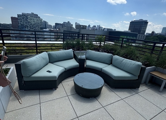 2 beds, 1.5 baths, 1,125 sqft, $4,100, Unit 101